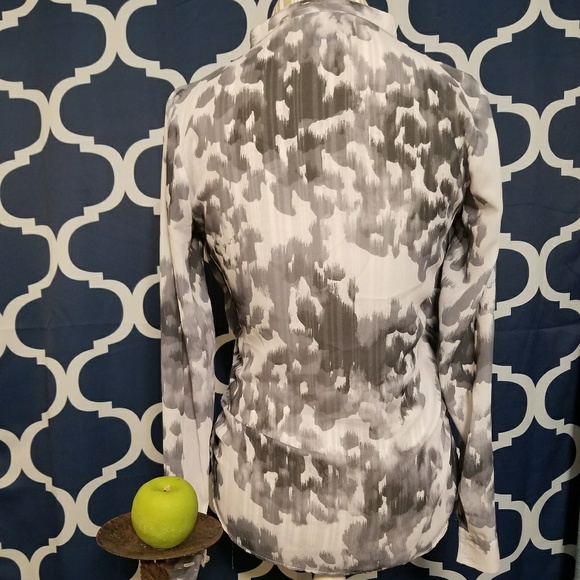 🌻🌺🌻H&M HI-LOW BLOUSE!! - Picture 2 of 6